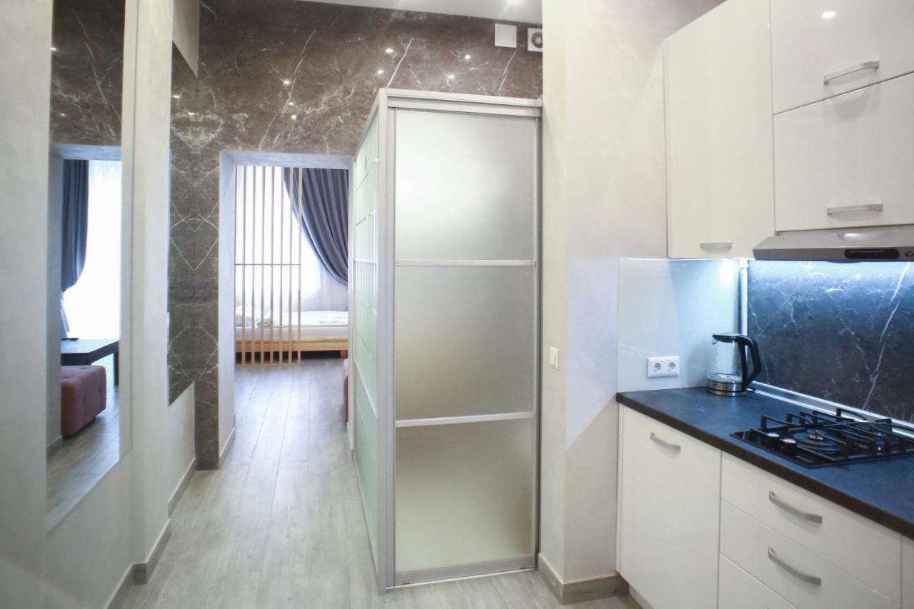 Leogrand Apartment On Drohobycha 4 Lviv Ngoại thất bức ảnh